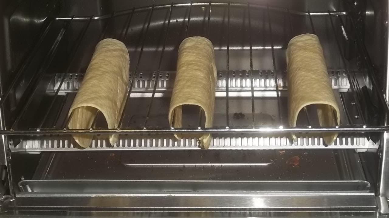 Crispy Crunchy Taco Shells (Toaster Oven) by TosTinMan, a frame from the YouTube video