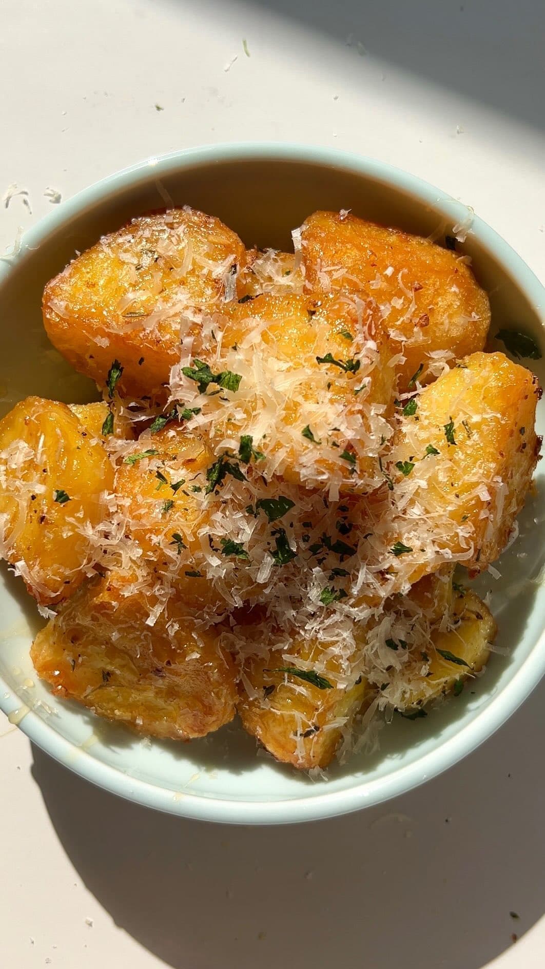 Crispy Honey, Garlic and Rosemary Roast Potatoes
