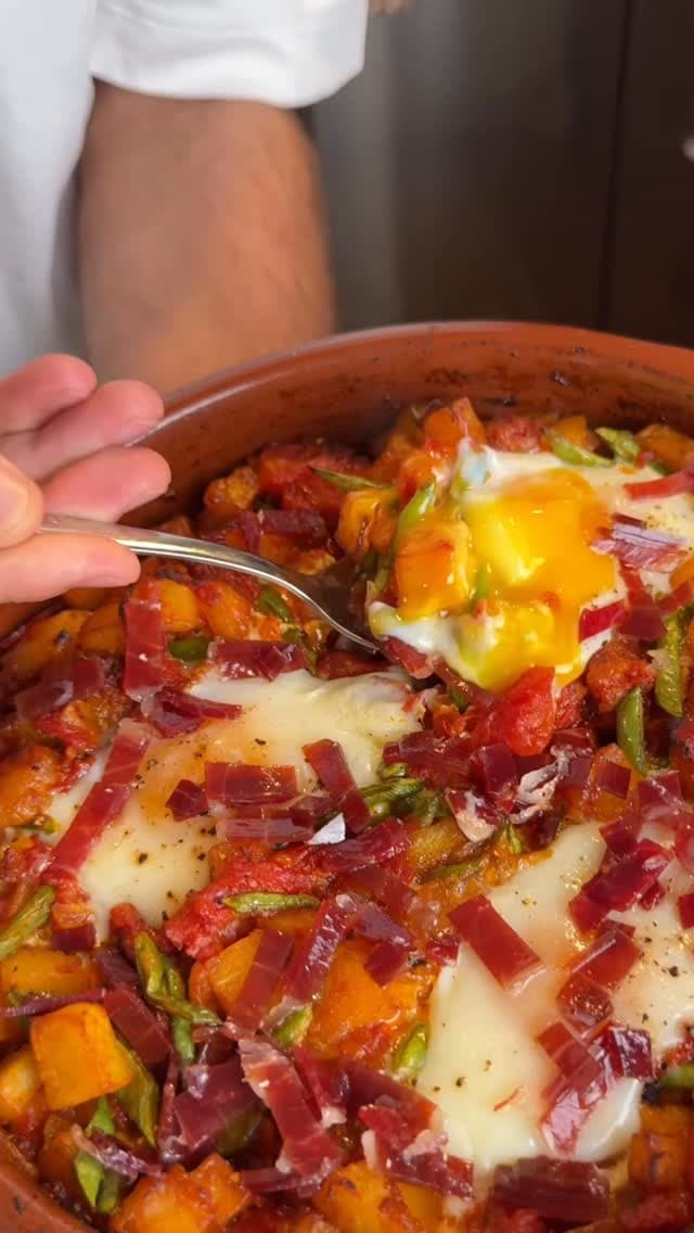 Flamenco-Style Baked Eggs