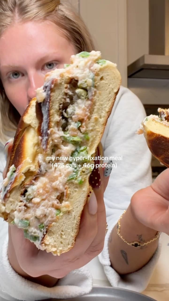 Smoked Salmon Bagel with Cheese and Green Onions