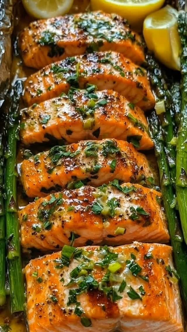 Garlic Butter Herb Salmon & Asparagus