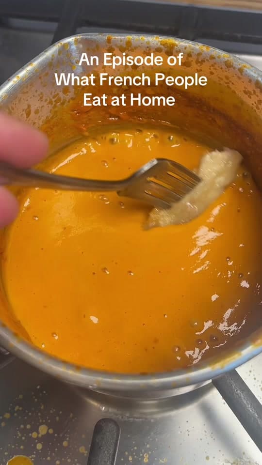 Crispy Chicken Legs with Creamy Tomato Mustard Sauce