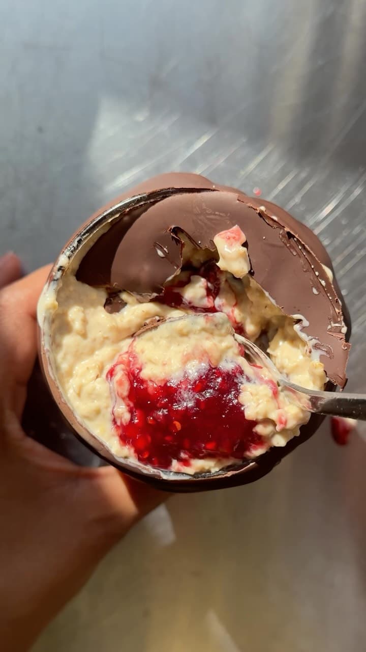 Peanut Butter & Jelly Overnight Oats with a Chocolate Smash Lid