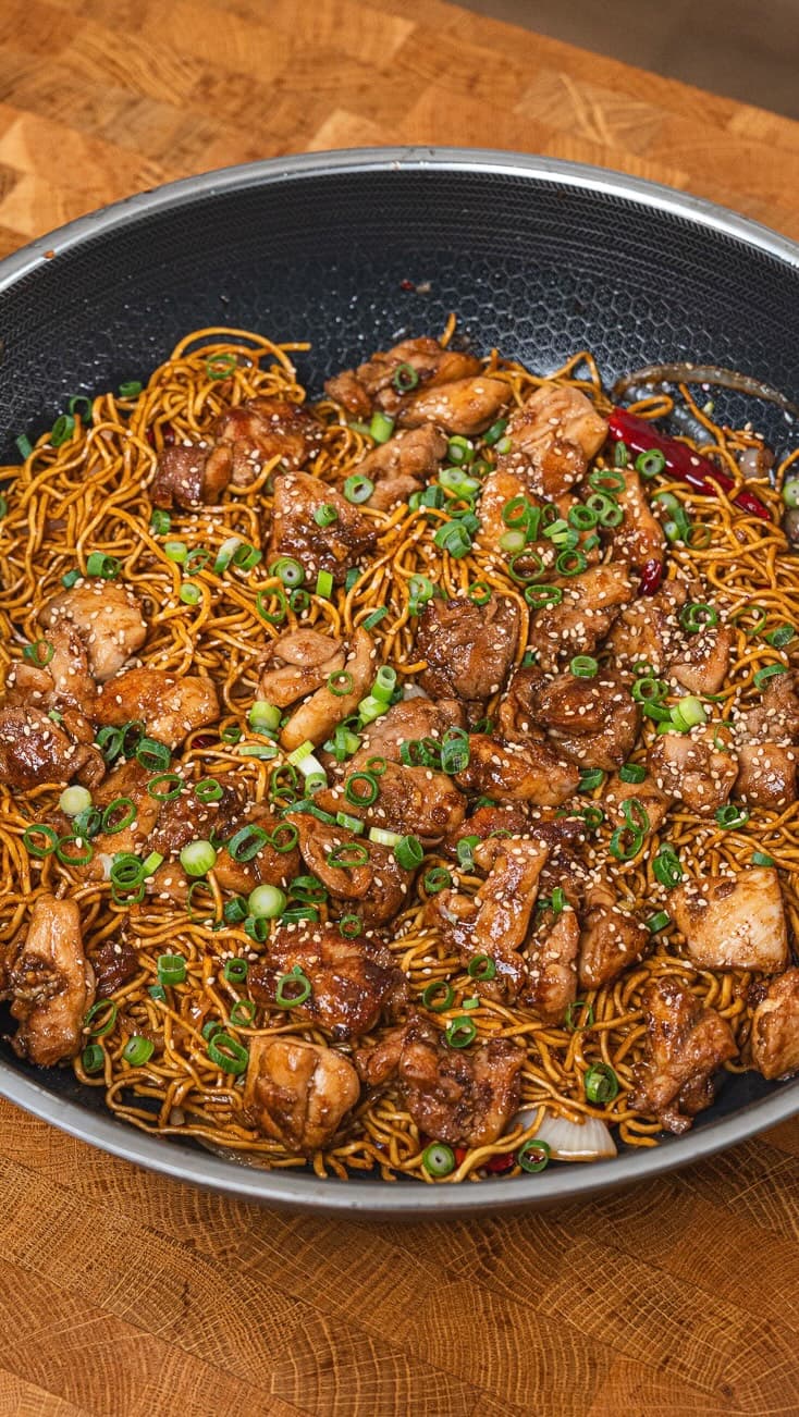 General Tso Chicken Chow Mein