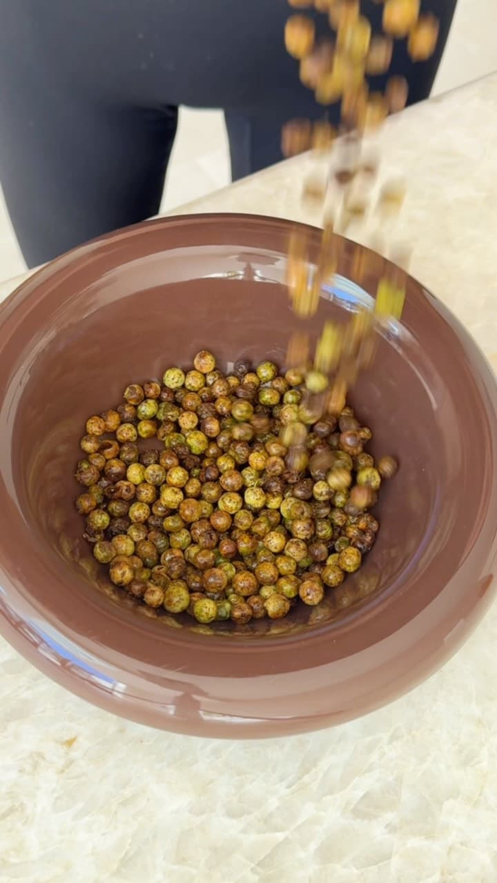 Crispy Air Fryer Peas
