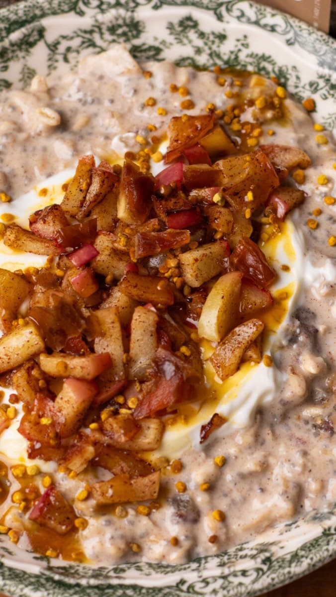 Caramel Apple Overnight Oats