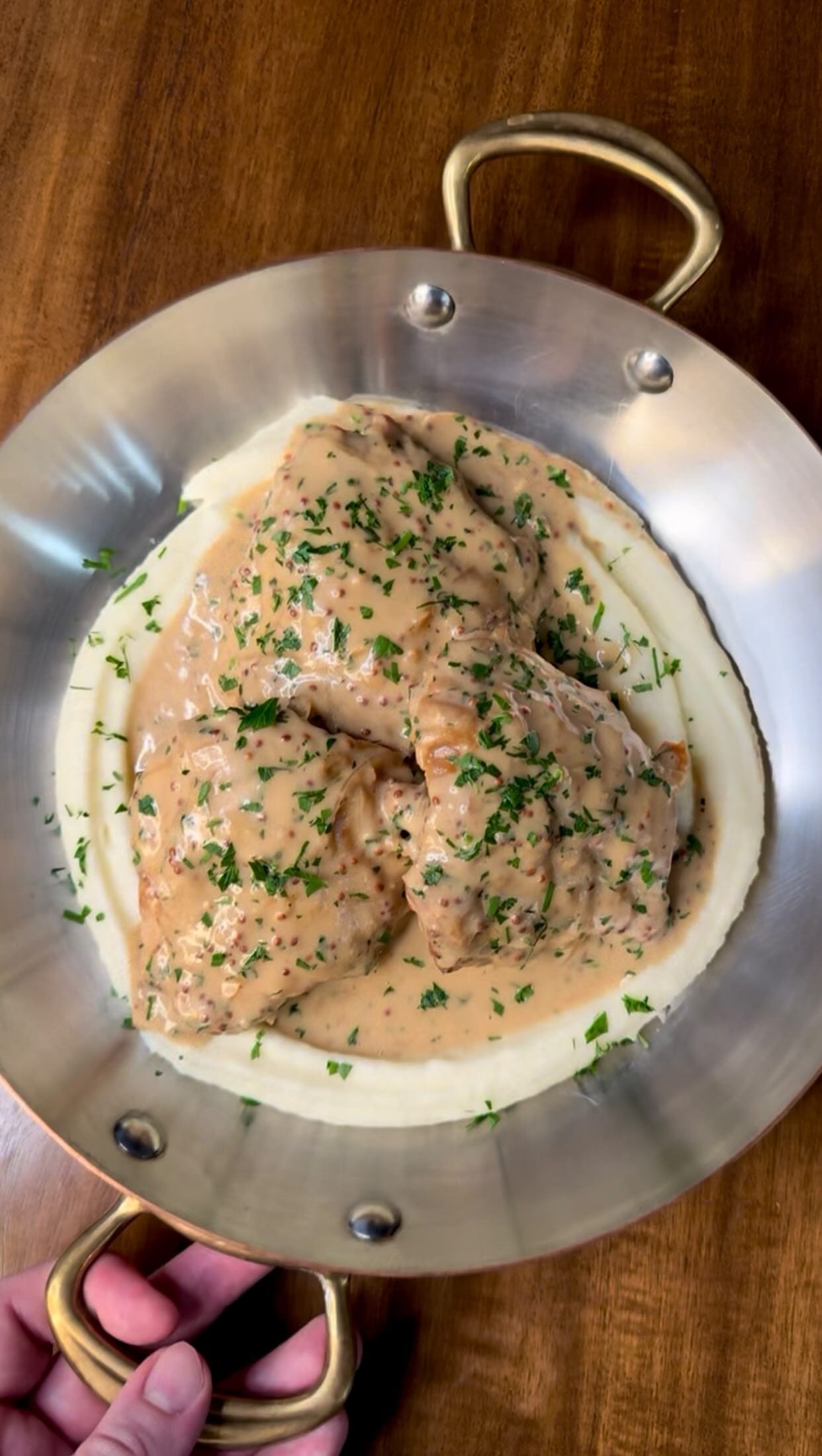 Mustard Chicken Thighs – 45-Minute Recipe