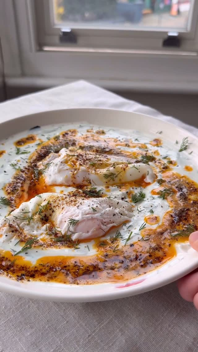 Turkish Eggs (Cilbir) – 15-Minute Recipe