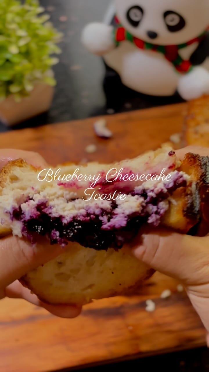 Blueberry Cheesecake Toastie – 30-Minute Recipe