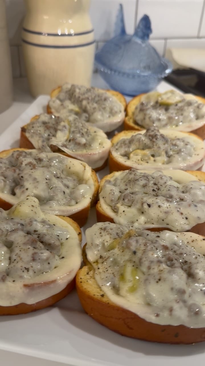 Mississippi Sloppy Joes on Garlic Bread