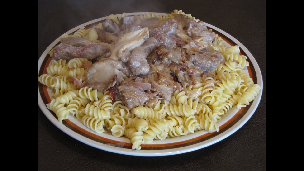Beef Stroganoff – 45-Minute One-Pan Recipe