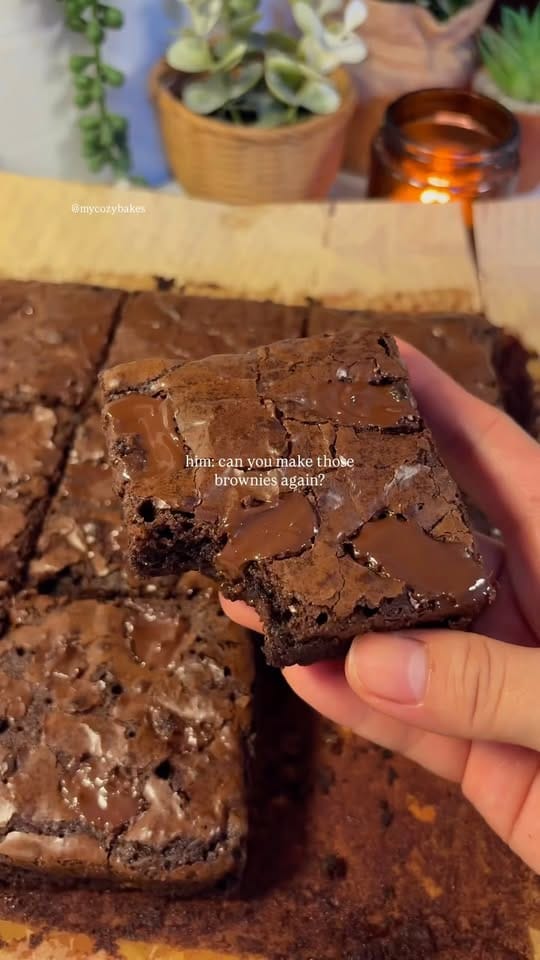 Easy Fudgy Crackly Top Brownies Recipe