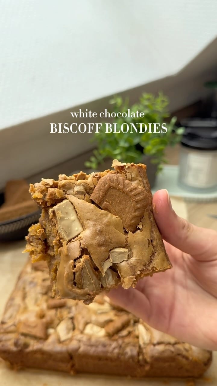 White Chocolate Biscoff Blondies