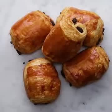 Chocolate Croissants – 75-Minute Recipe