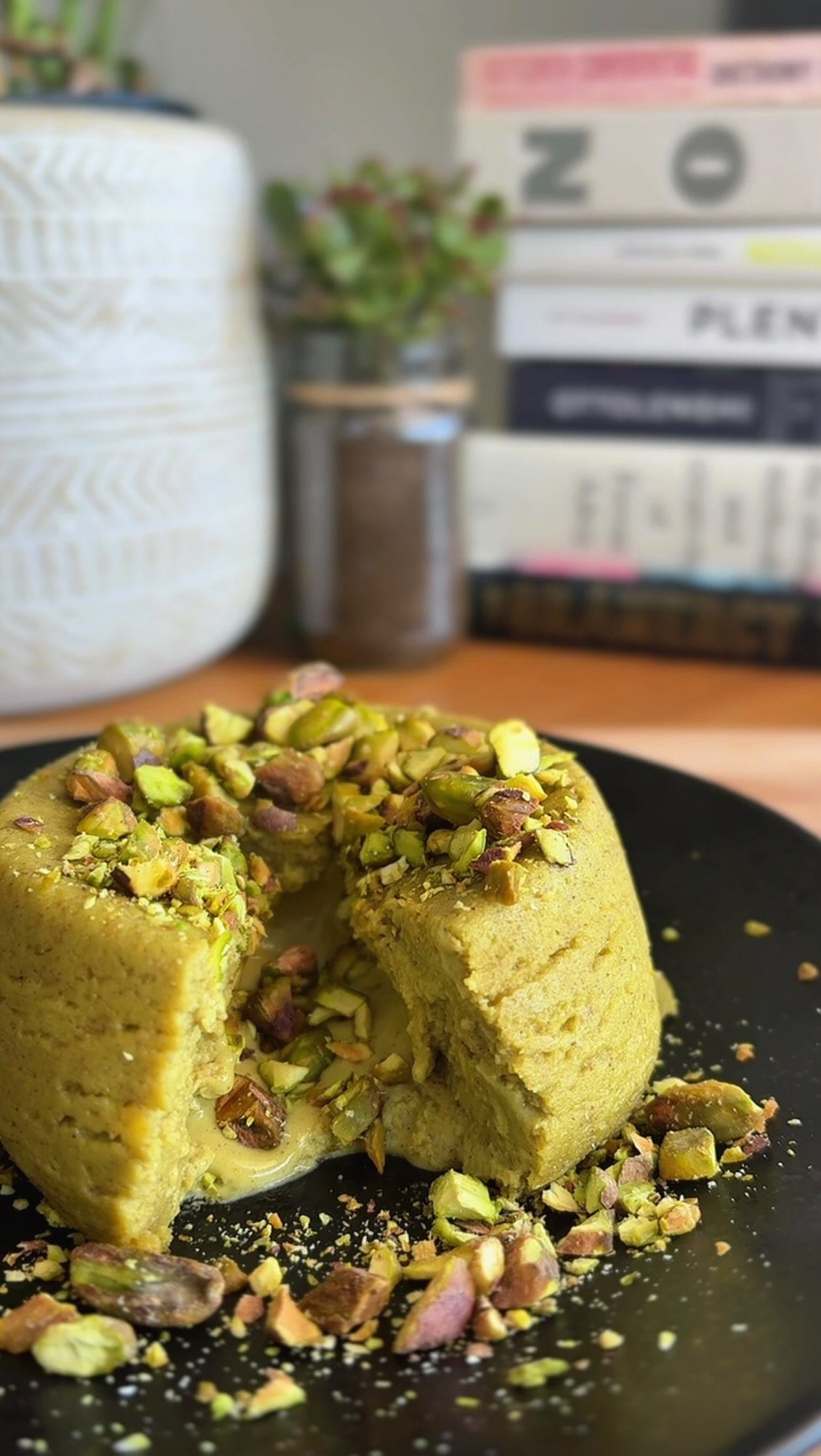 Pistachio Lava Cake – 7-Minute Recipe