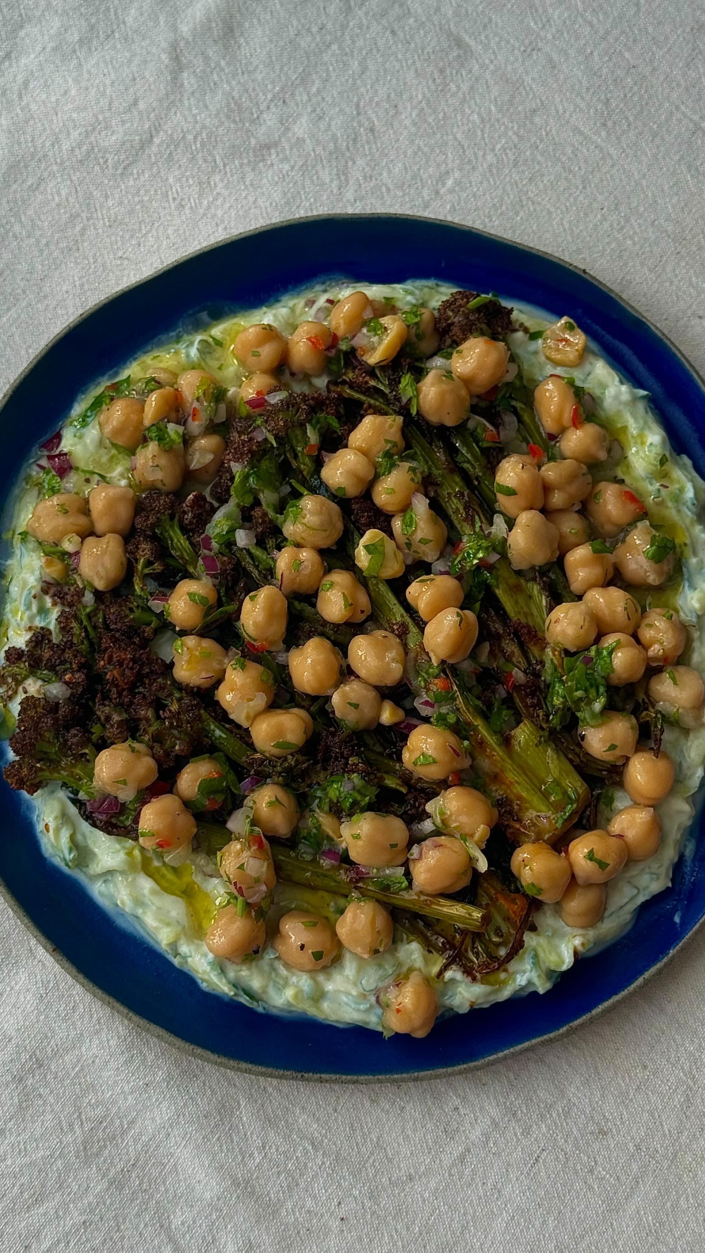 Tzatziki, Roasted Broccoli & Marinated Chickpeas – 35-Minute Recipe