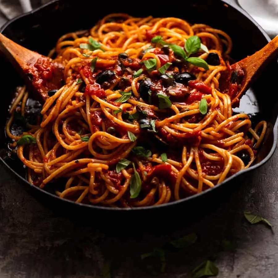 Spaghetti alla Puttanesca – 20-Minute Recipe