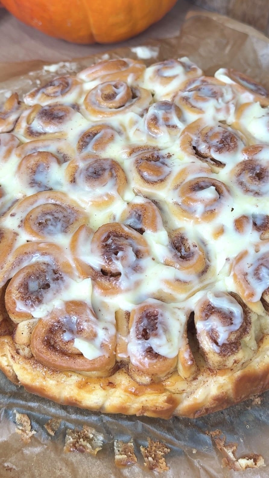 Cinnamon Roll Cheesecake