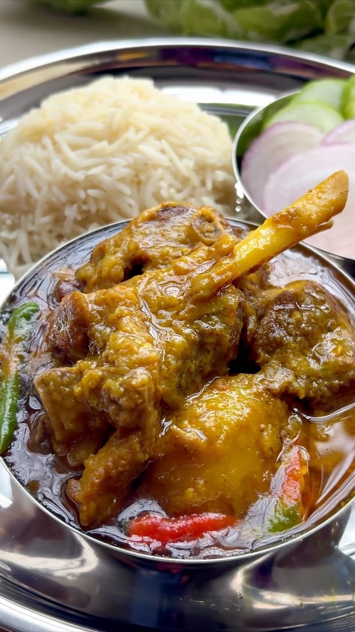 Paka Lonka Batay Mutton Curry