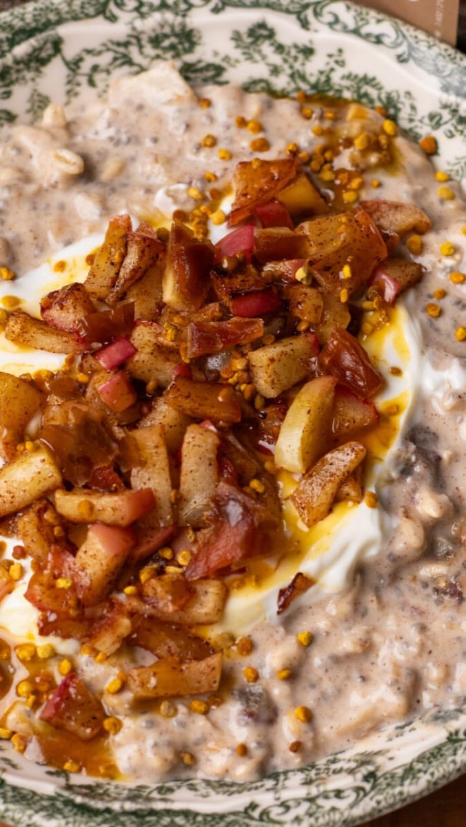 Caramel Apple Overnight Oats
