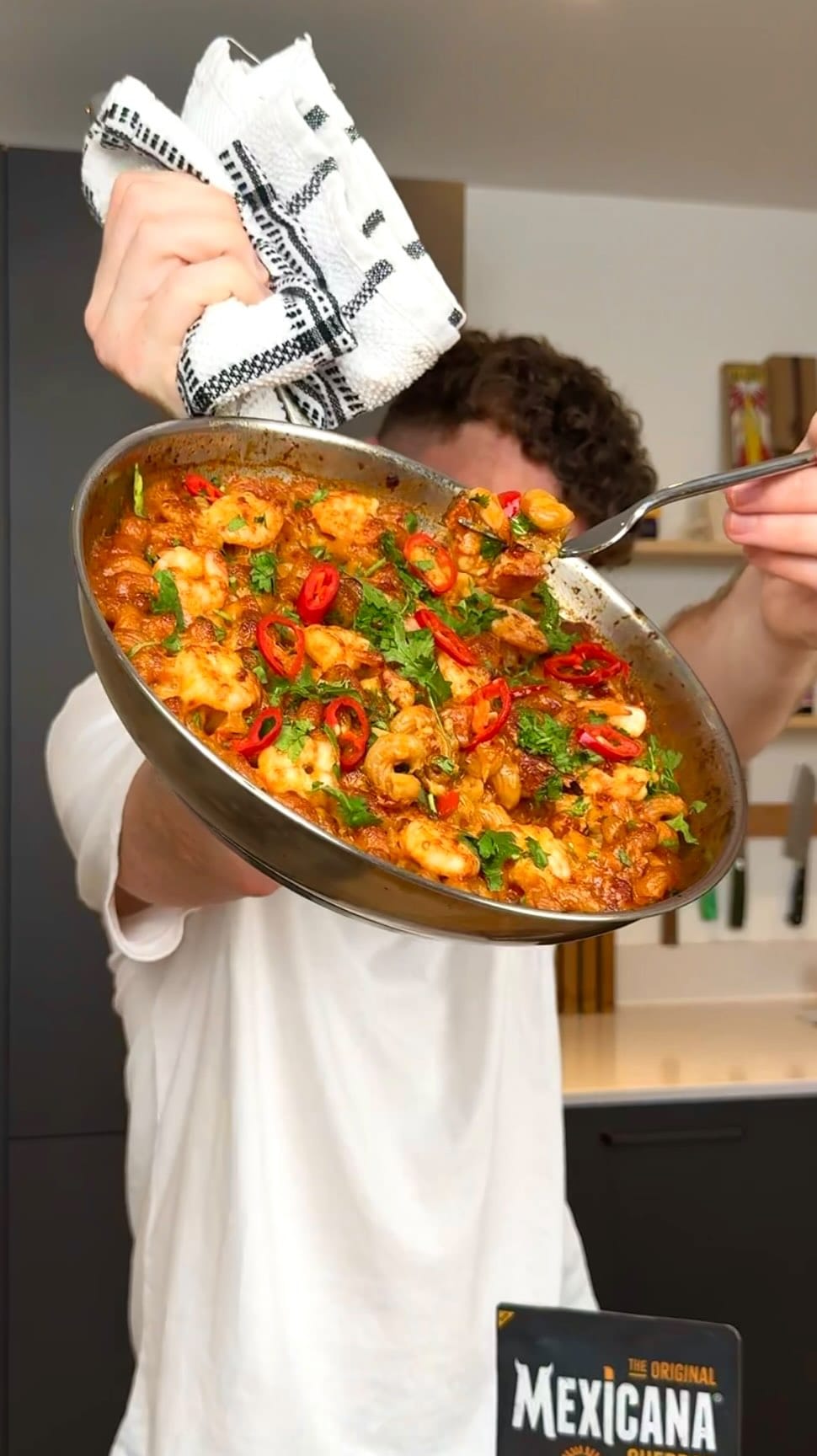 Prawn and Chorizo Cheesy Mexican Pasta – 25-Minute Recipe
