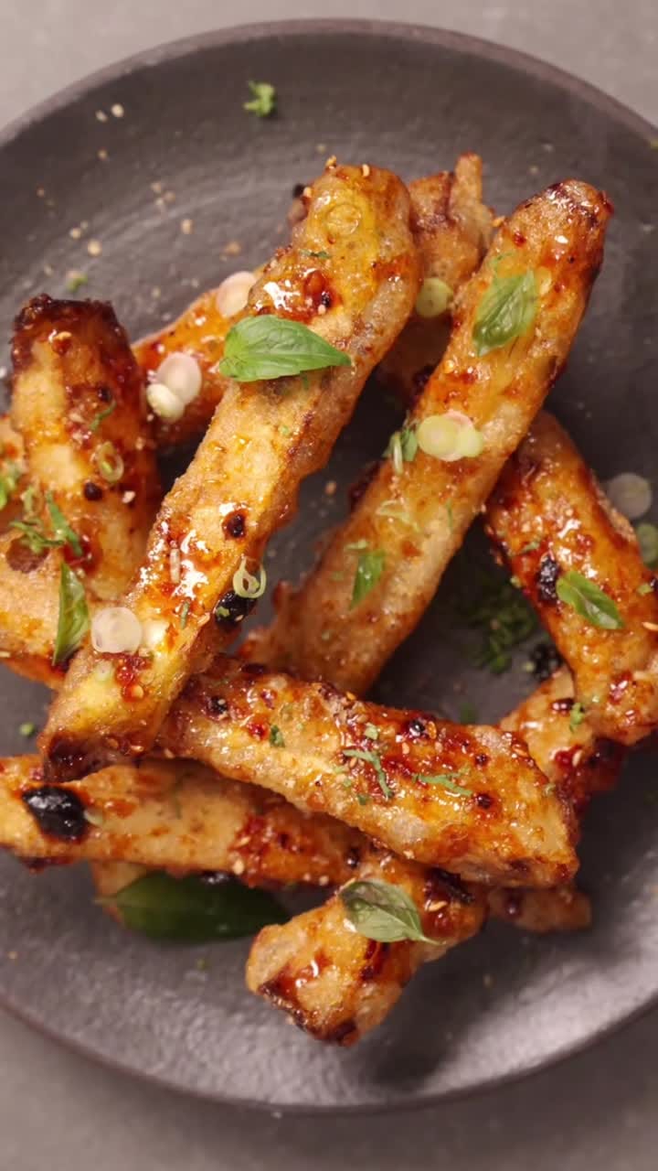 Crispy Eggplant with Sichuan-Style Glaze – 35-Minute Recipe