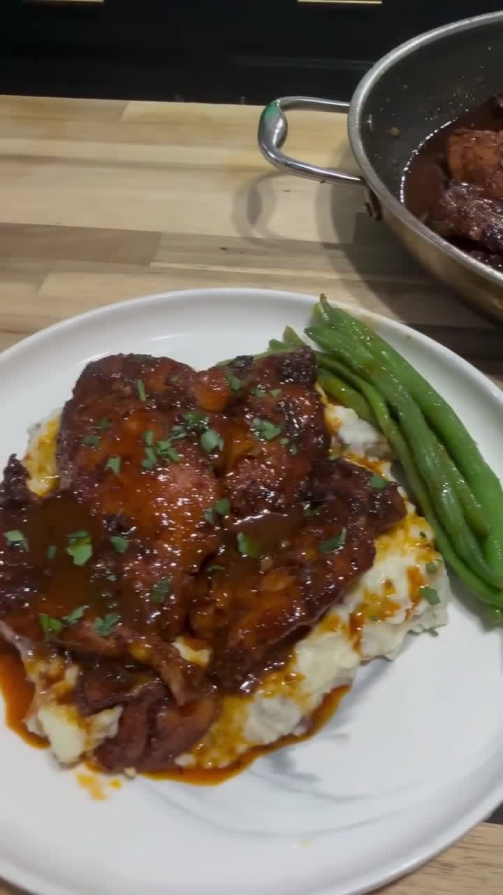 Cajun Honey Garlic Chicken Thighs – 25-Minute Recipe