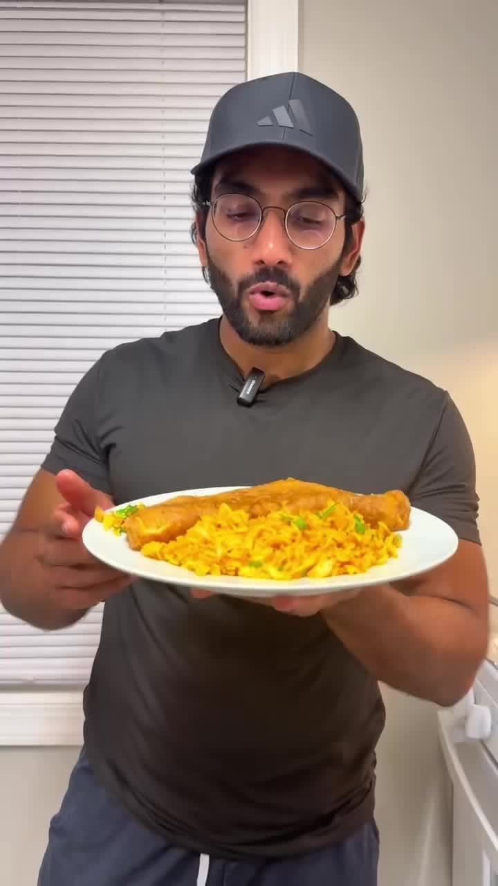 Tomato Garlic Rice with Fried Chicken – 35-Minute Recipe