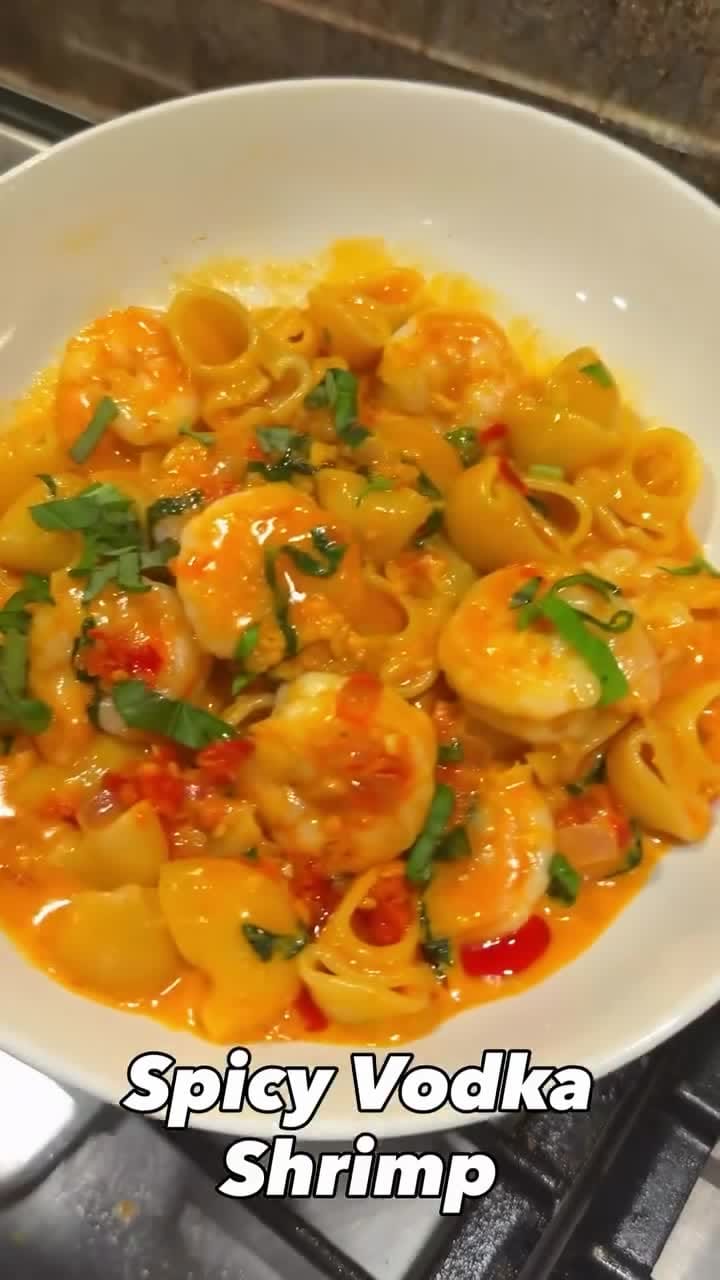 Spicy Vodka Shrimp Pasta – 25-Minute Recipe
