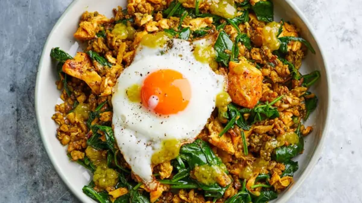 Quick grains kedgeree with fried eggs