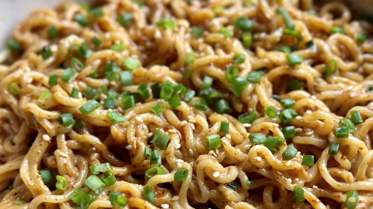 10-Min Chili Peanut Noodles