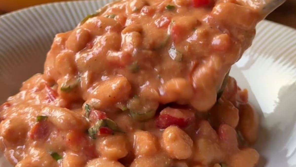 High Protein Creamy Tomato and Basil Beans