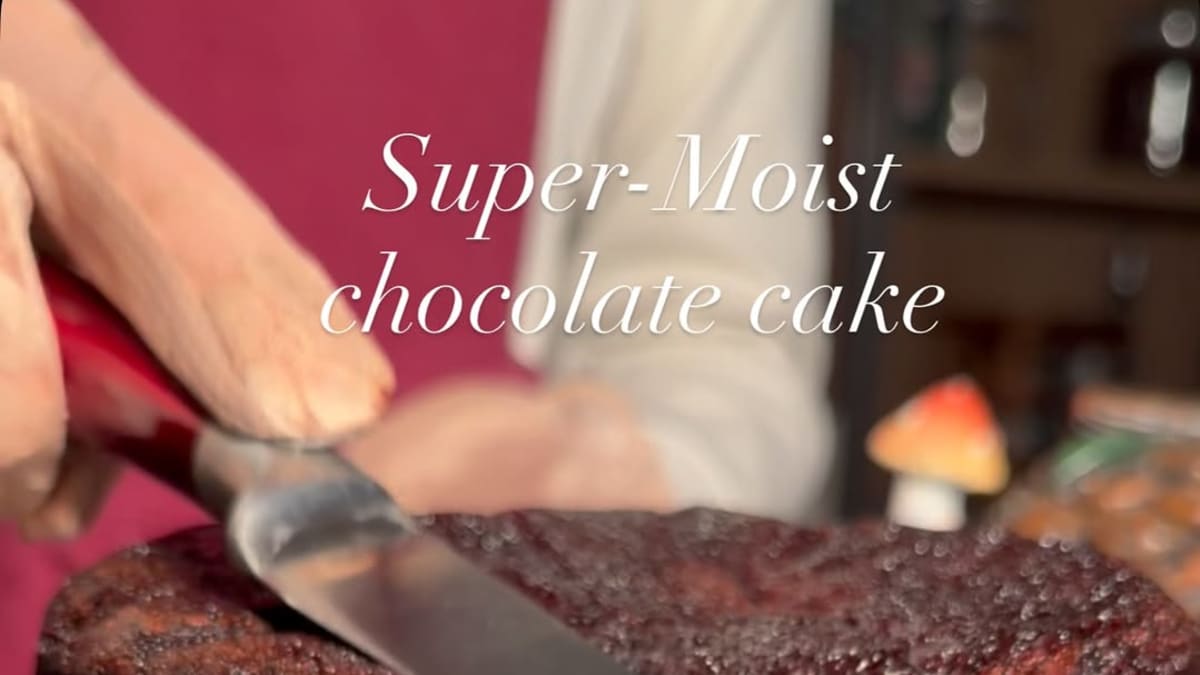 Simple Moist Chocolate Cake
