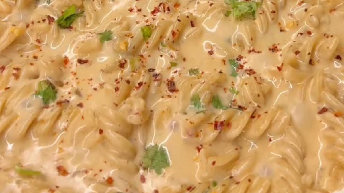 One Pot Garlic Parmesan Chicken Pasta