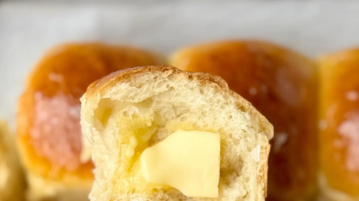 Soft, Fluffy, Buttery Sourdough Discard Dinner Rolls