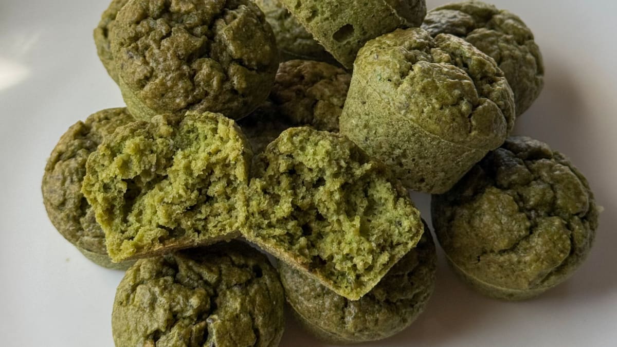 Simple Spinach Oatmeal Muffins