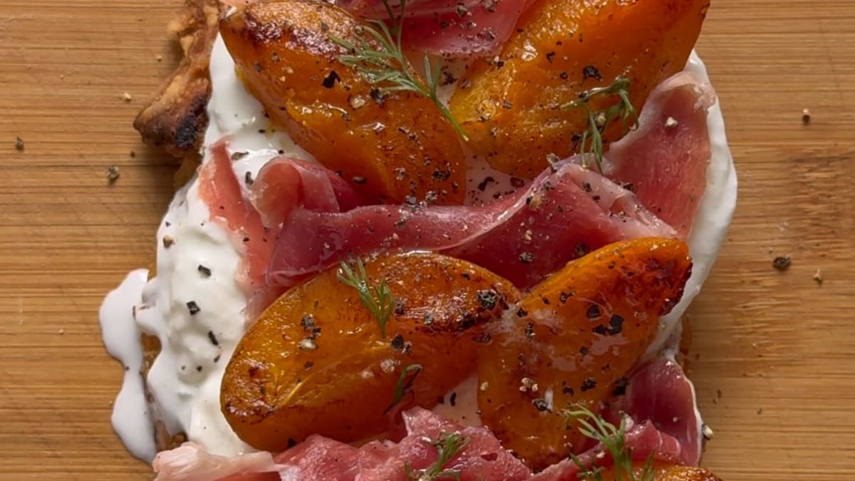 Grilled Apricot & Prosciutto Toast