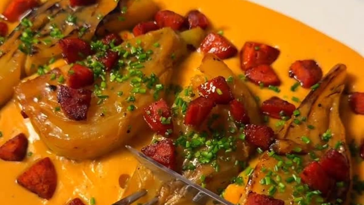 Braised Fennel with White Bean Purée and Crispy Chorizo