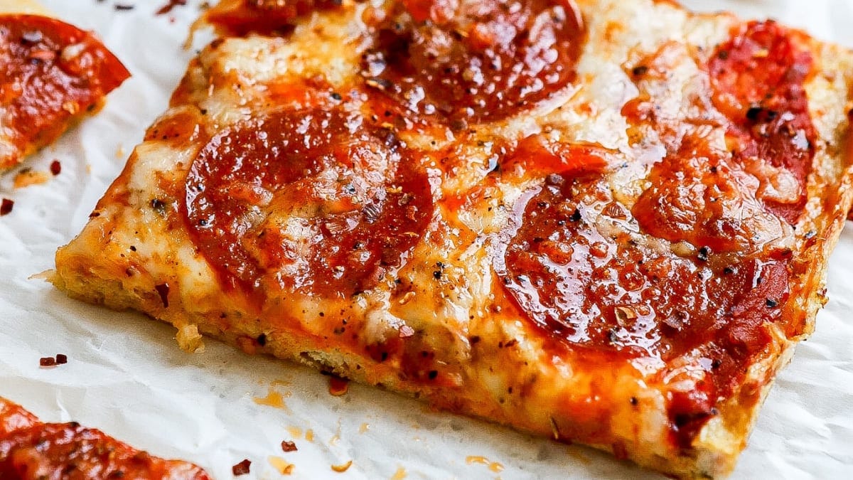 Chicken Crust Pizza (Low Carb + High Protein)