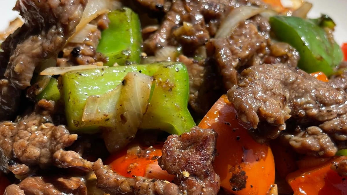 Velveting Beef with Black Pepper Sauce