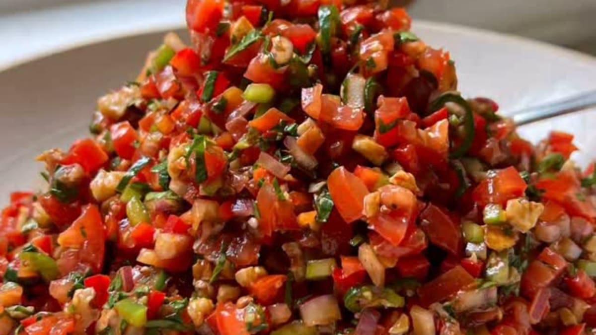 EZME (Spicy Turkish Salad)