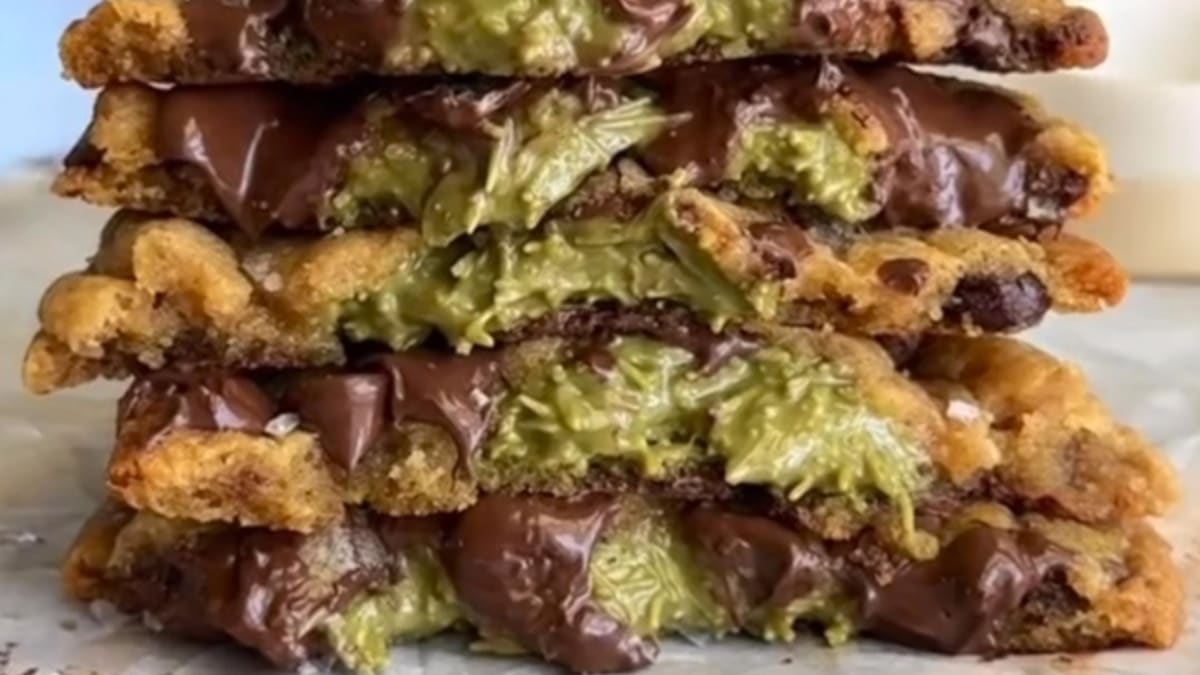 Brown Butter Dubai Chocolate Chip Cookies with Pistachio Cream Kanafa