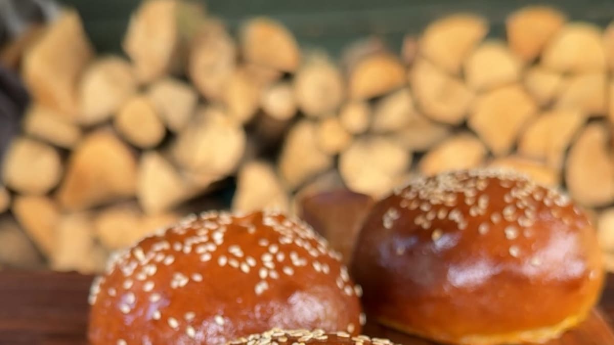 Soft Milk-Brioche Buns