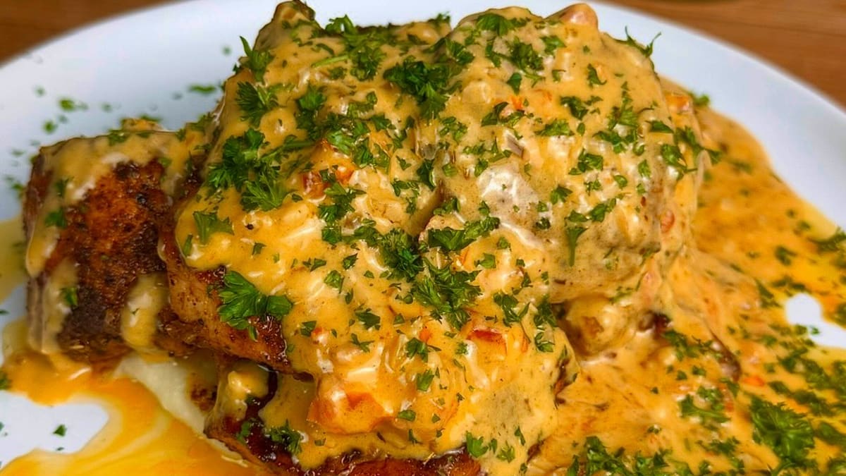 Marry Me Salmon with Creamy Garlic Mashed Potatoes