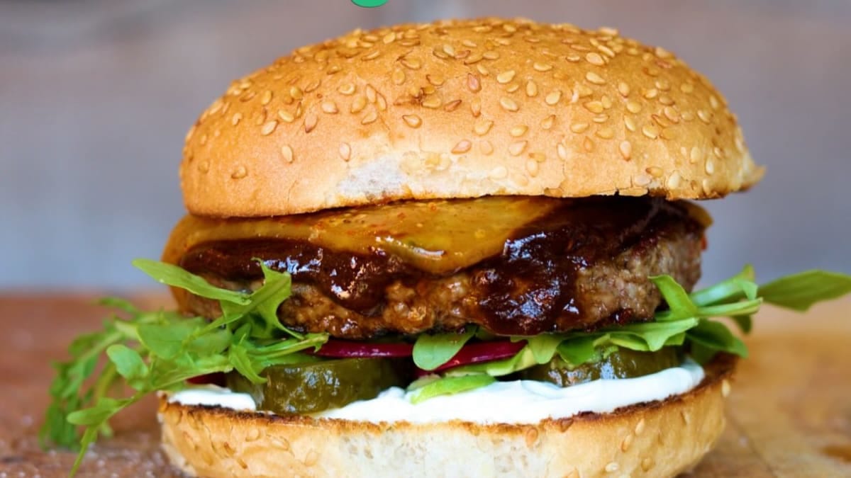 Chocolate Chili Burger – 35-Minute Recipe