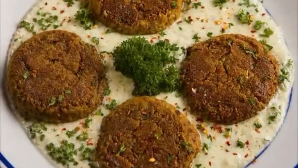 Healthy Kala Chana Kebabs with Creamy Garlic Yogurt Sauce