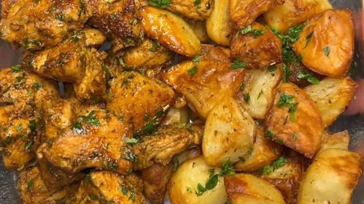 Garlic Butter Chicken Bites with Crispy Potatoes
