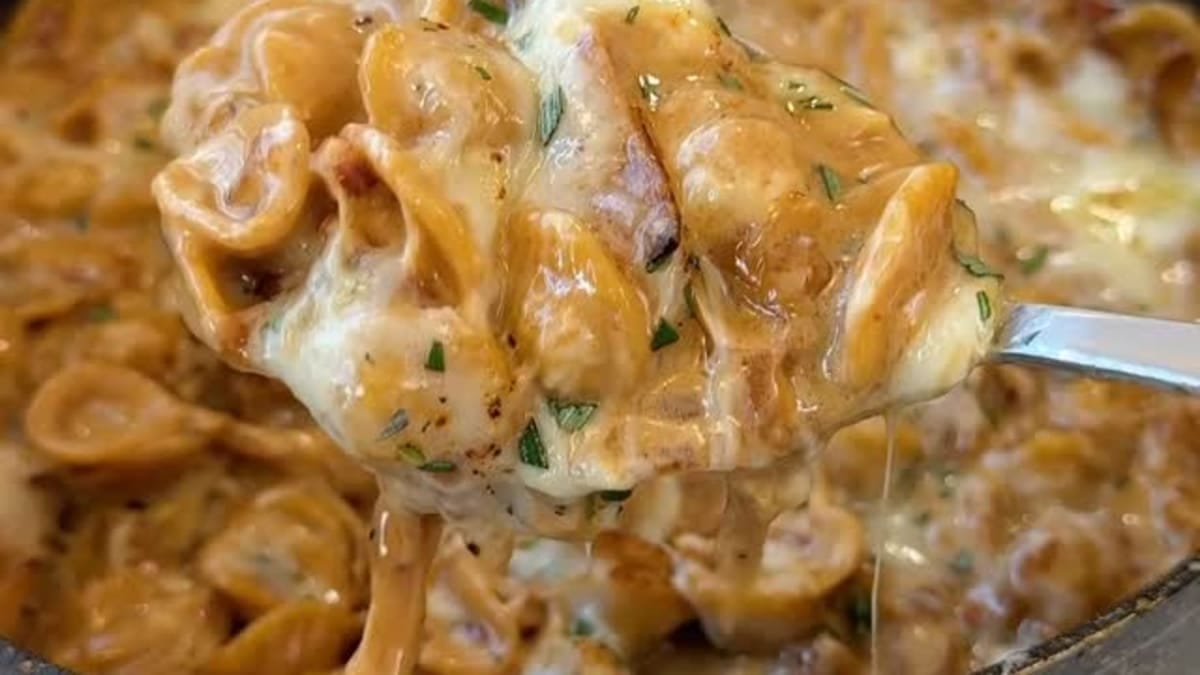 One-Pot Creamy French Onion Pasta