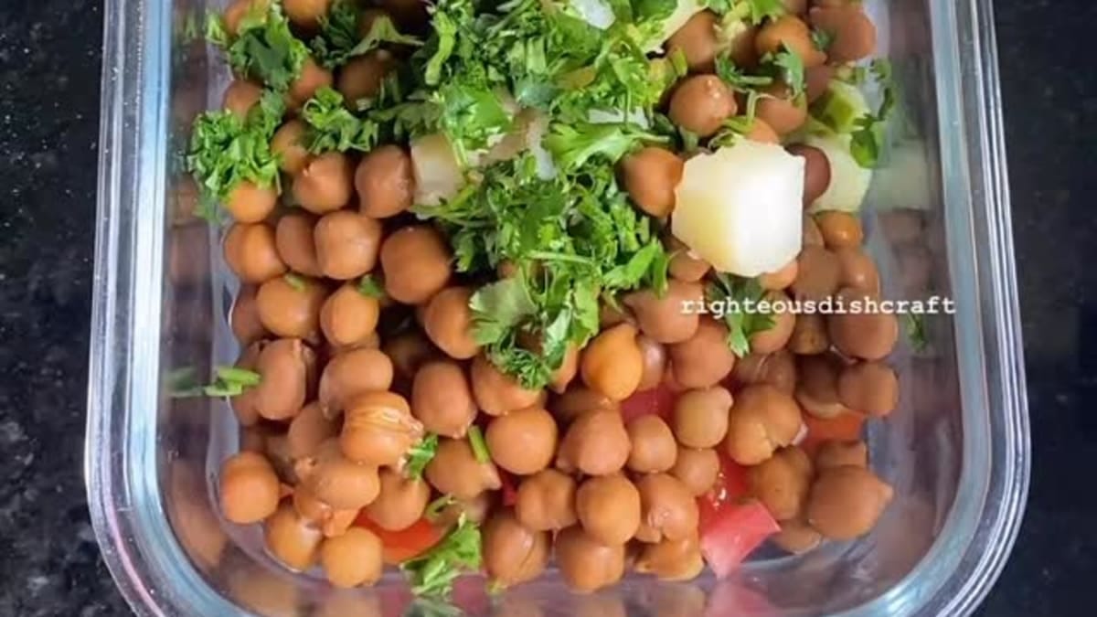 High-Protein Chickpea Chaat