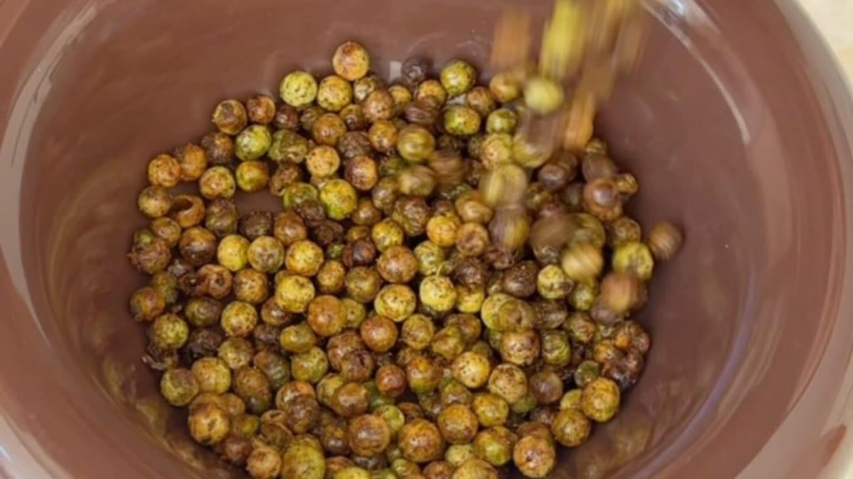Crispy Air Fryer Peas